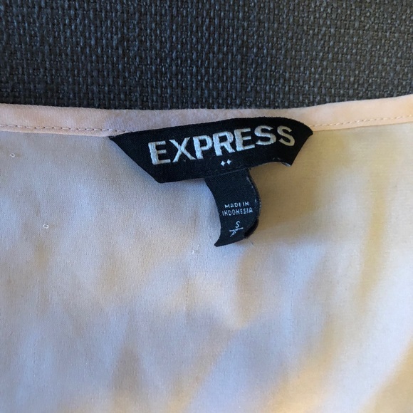 Blush satin v neck too from express size small - Picture 2 of 2